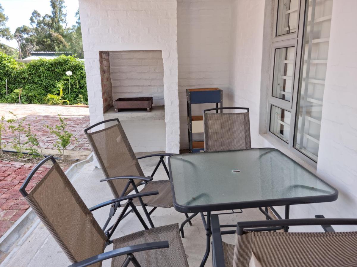 Greenhouse Accommodation Тулбаг Екстериор снимка
